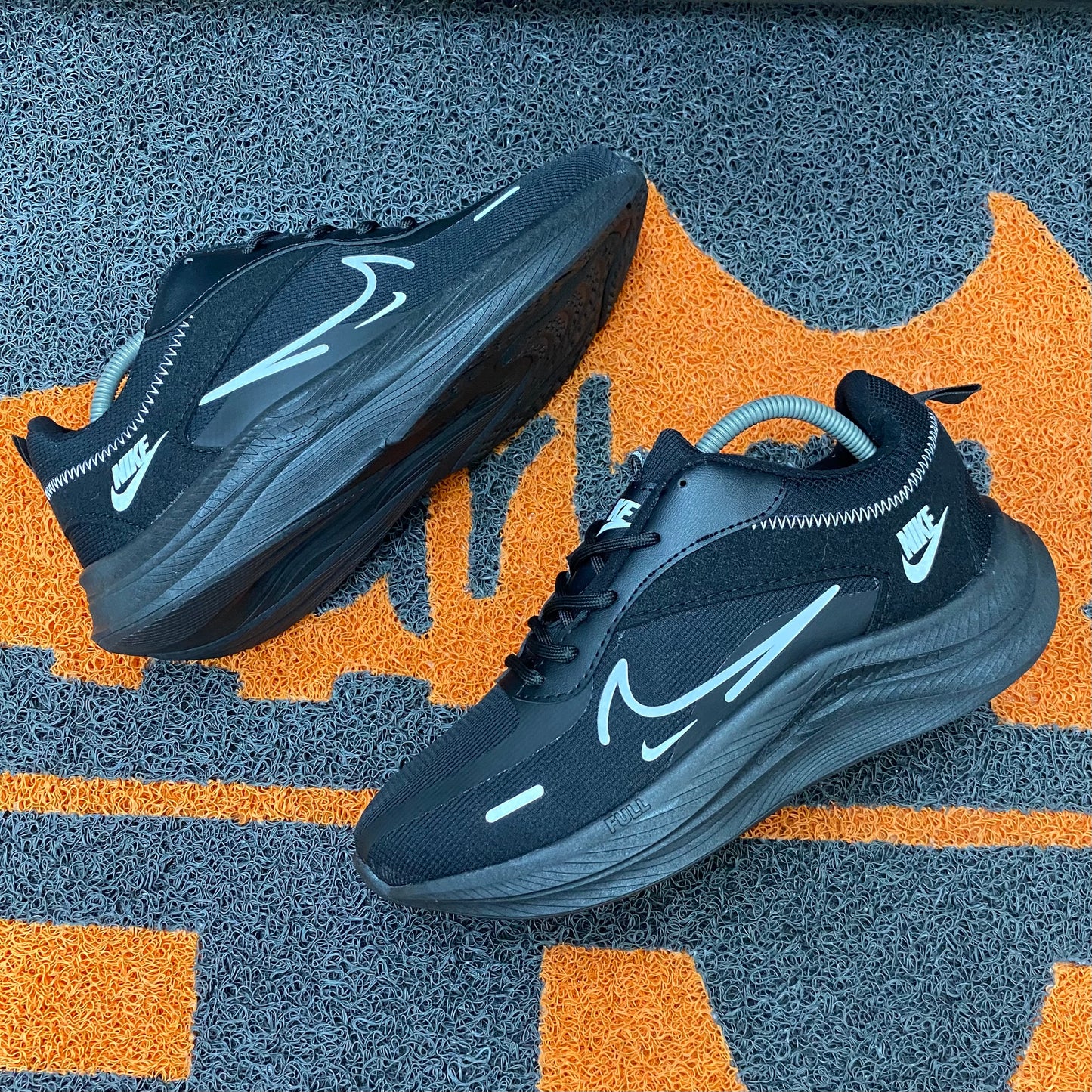 NIKE ZOOM NEGRO TODO + PLANTILLA SEMIORTOPEDICA