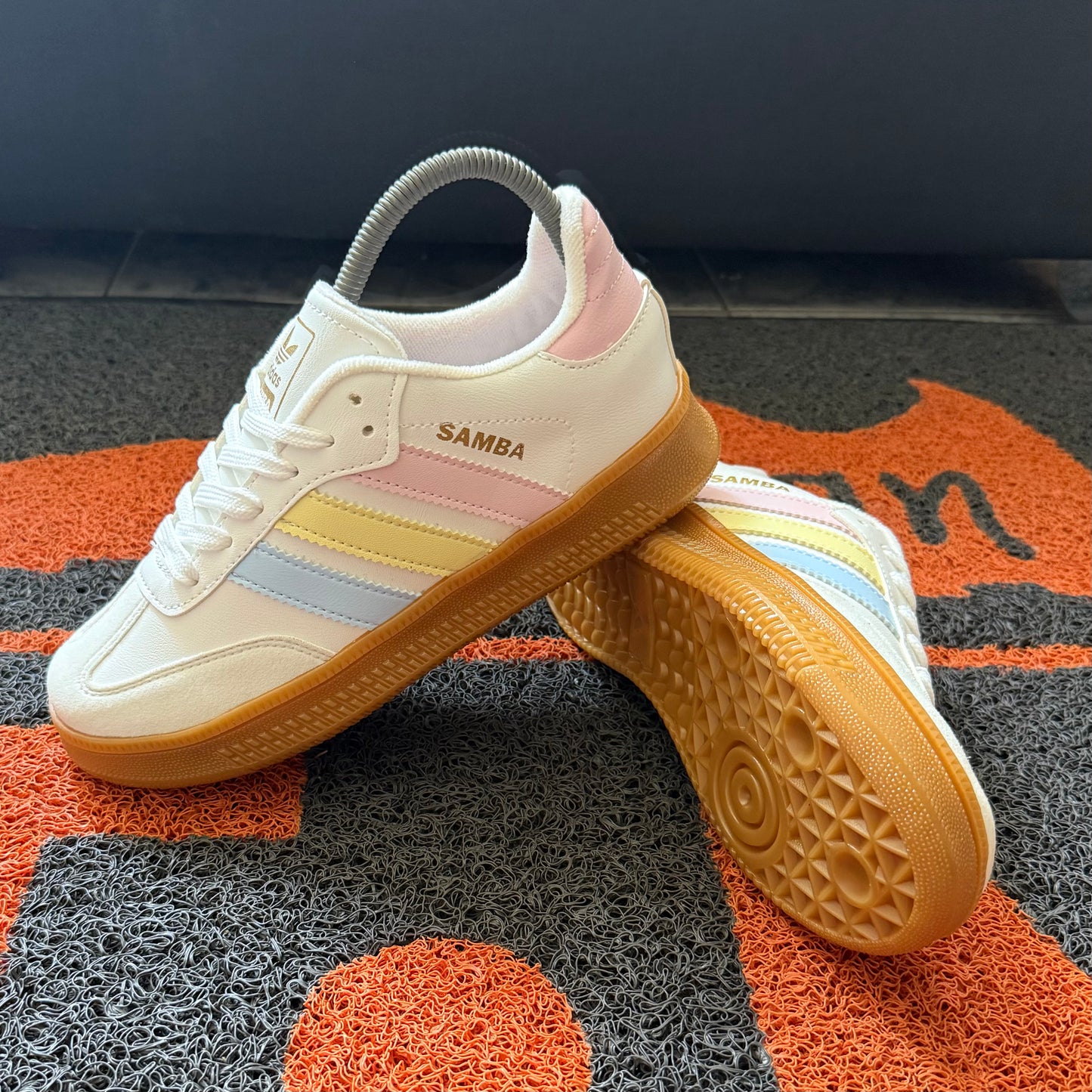 SAMBA BLANCO COLORES PASTELES MUJER