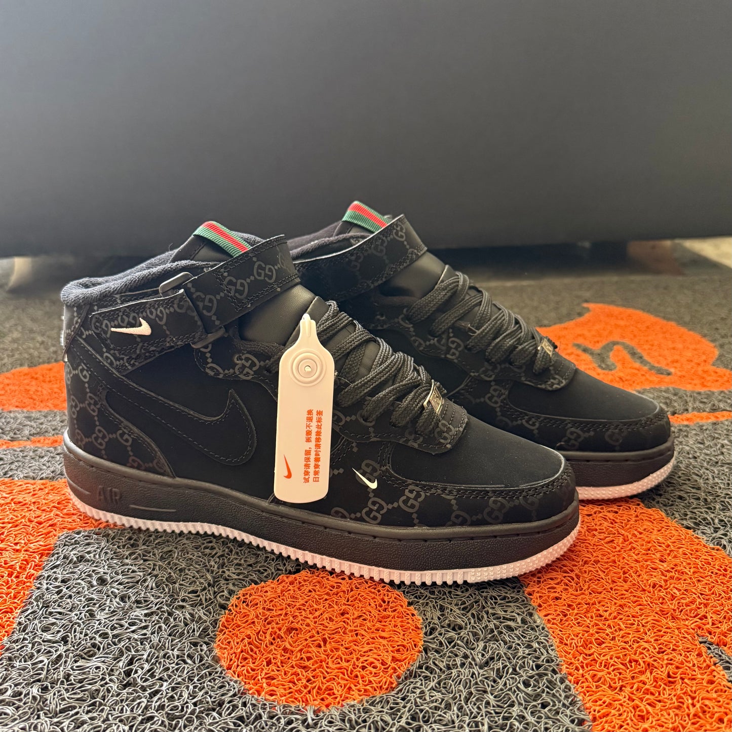 AF1 BOTA GUCCI NEGRA HUELLA BLANCA
