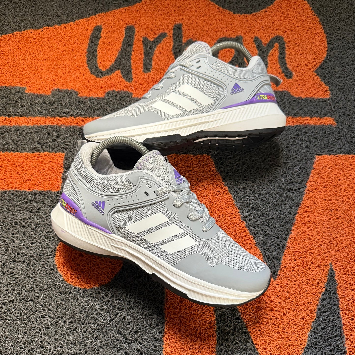ADIDAS ULTRABOOST GRIS X MORADO