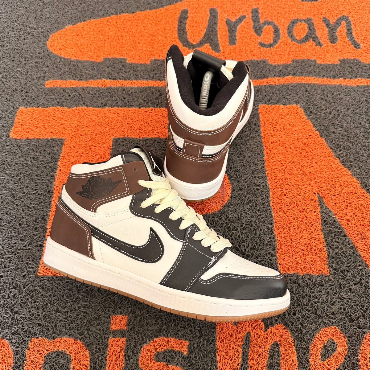 RETRO 1 NEGRO X CAFE