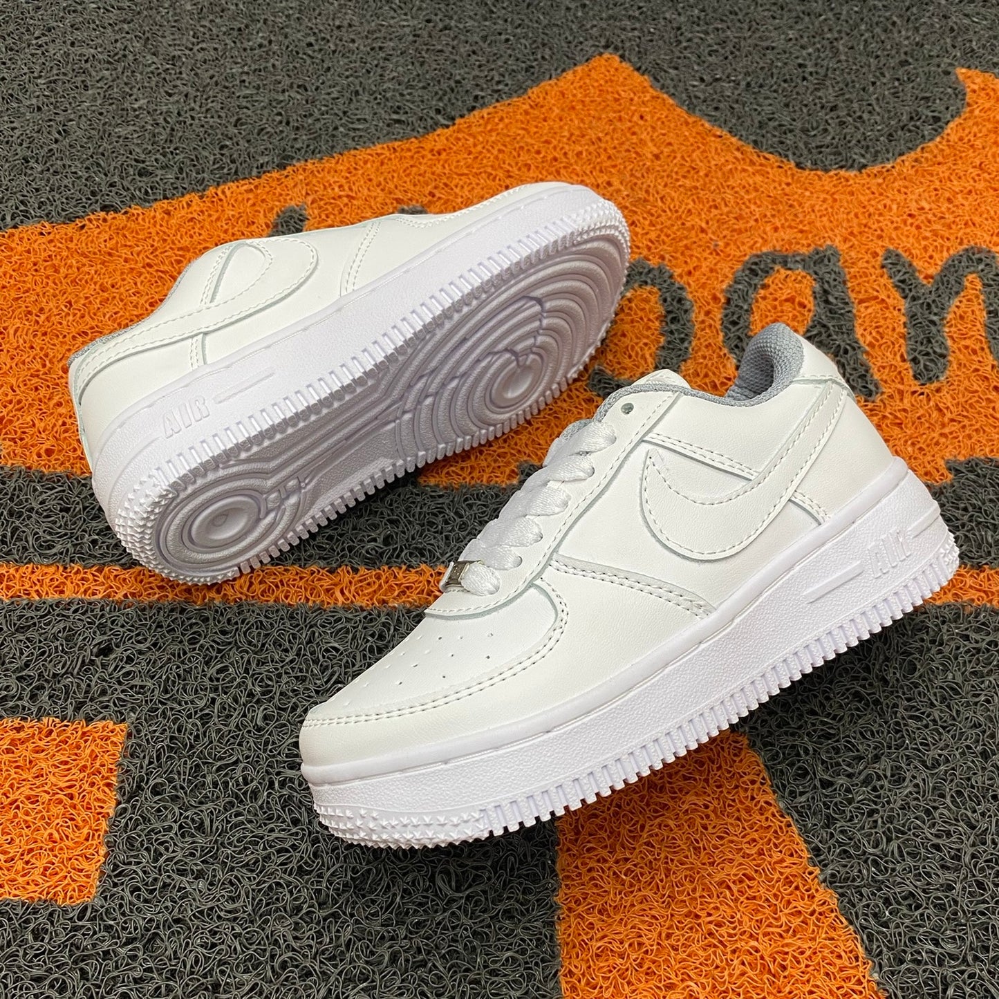 SALDO NIÑO AF1 BLANCO TODO