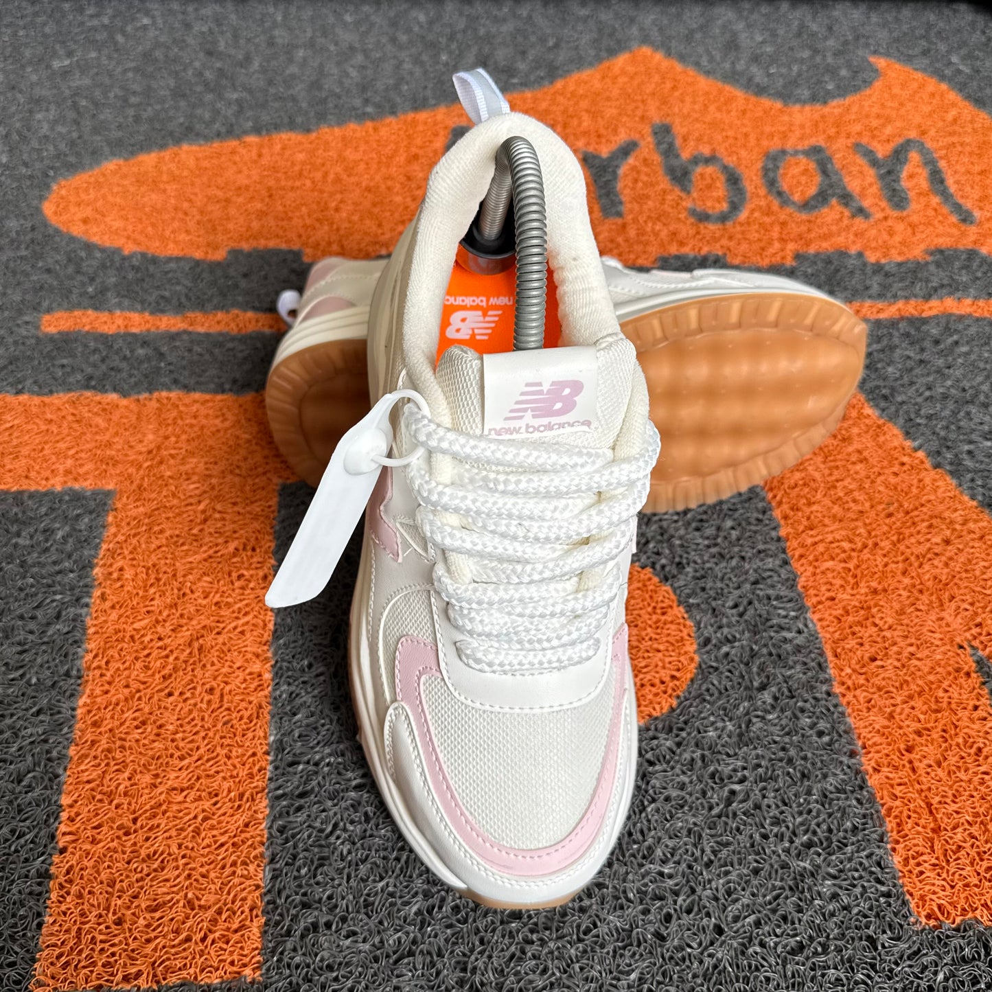 NEW BALANCE MARFIL X ROSADO