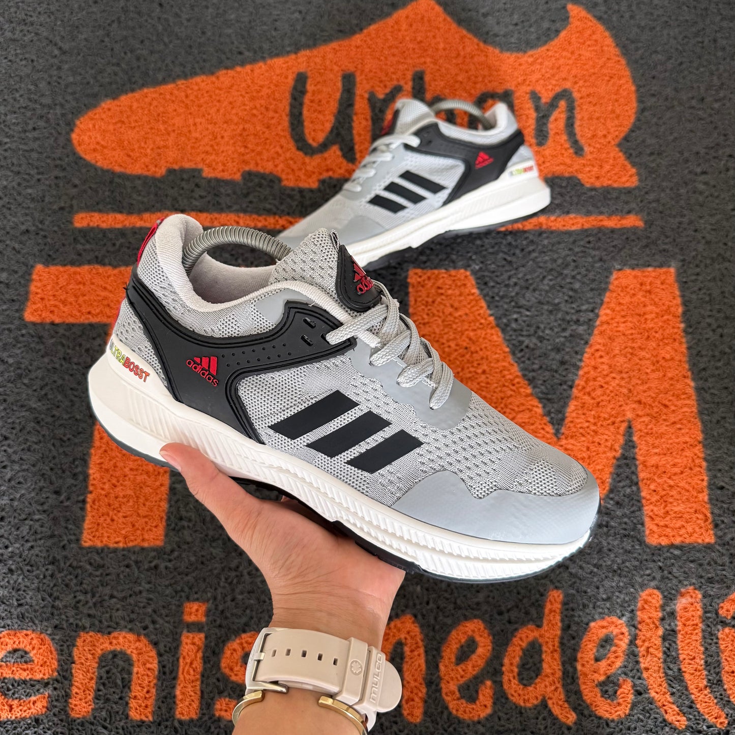 ADIDAS ULTRABOOST GRIS