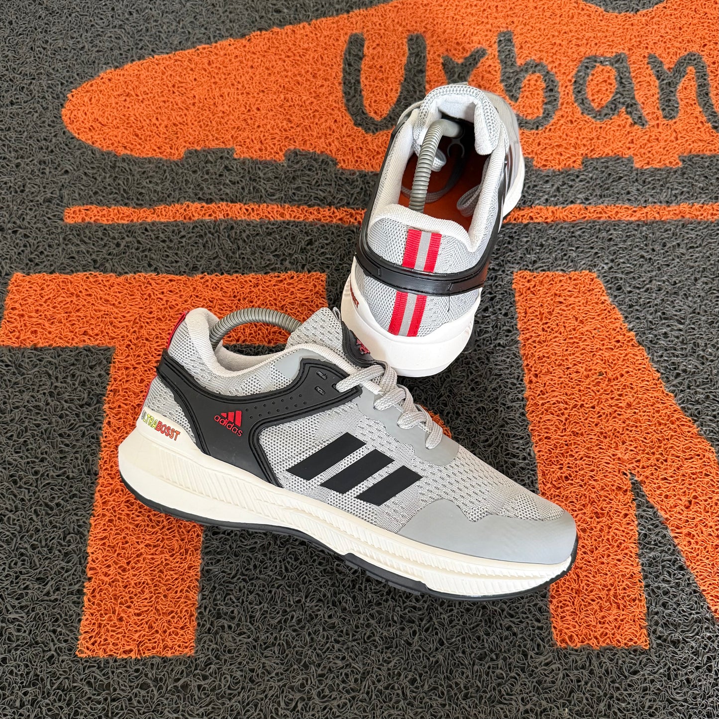 ADIDAS ULTRABOOST GRIS