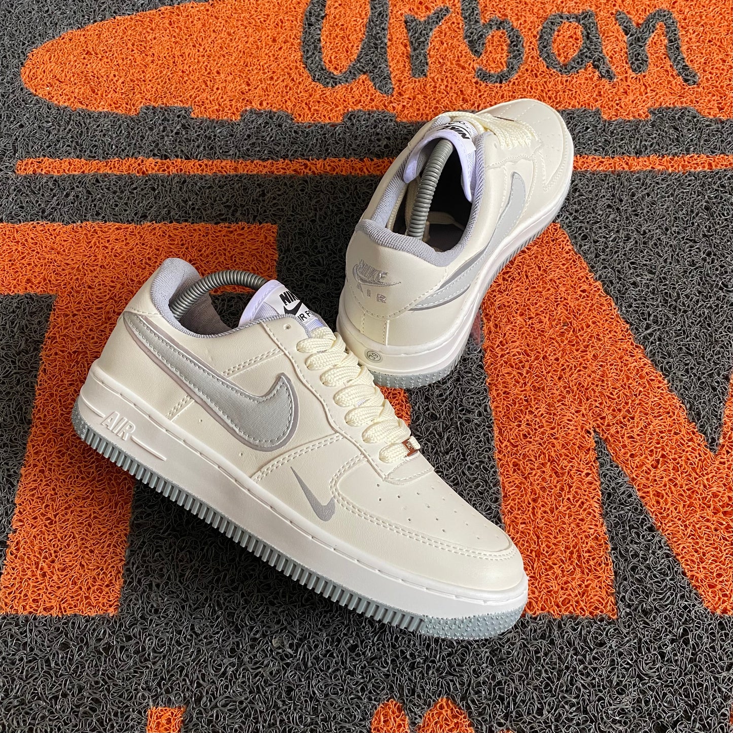 AF1 VAINILLA X GRIS