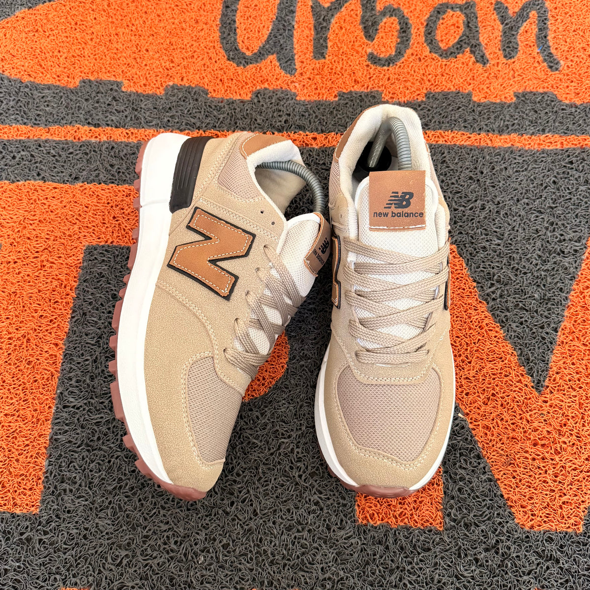 NEW BALANCE CAFE