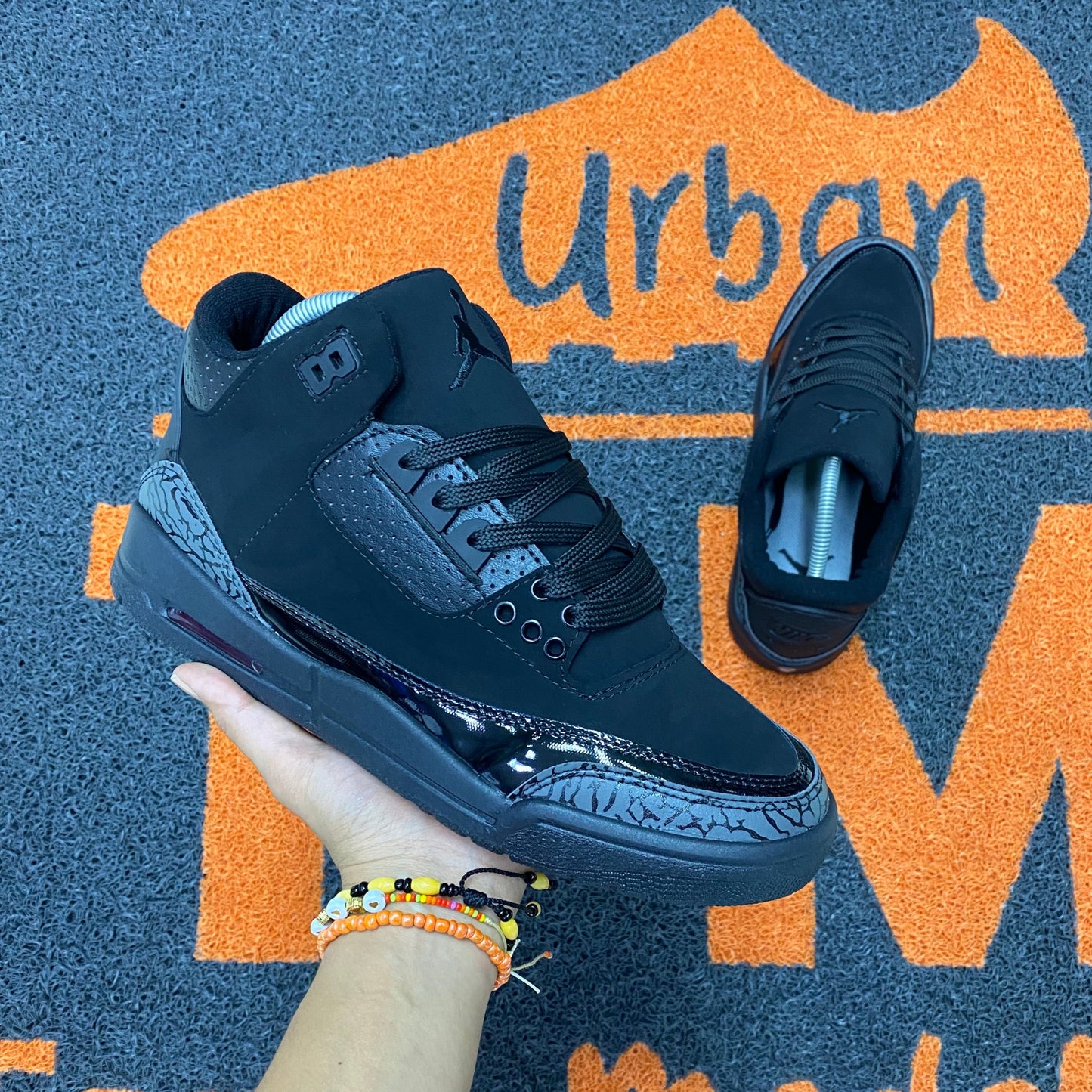 RETRO 3 NEGRA