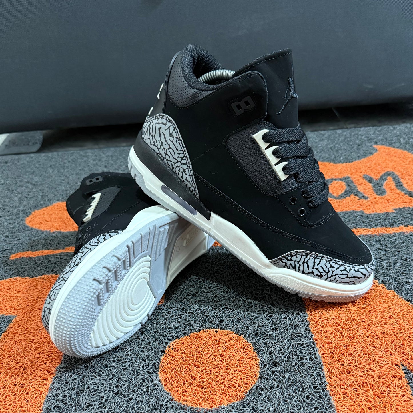 RETRO 3 NEGRO X GRIS