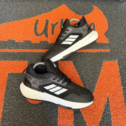 ADIDAS ULTRABOOST NEGRO SUELA BLANCA