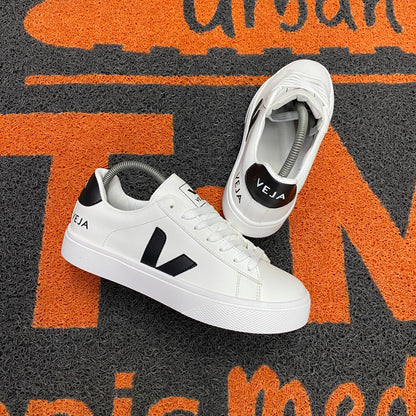 VEJA BLANCO X NEGRO