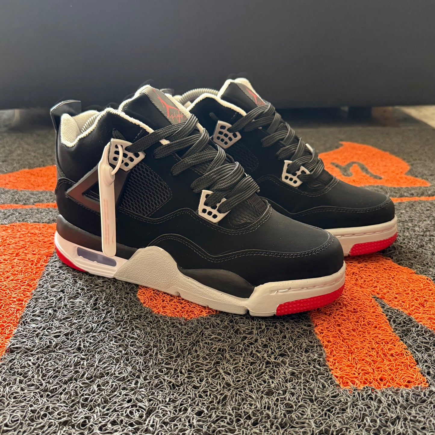 RETRO 4 NEGRA ROJA