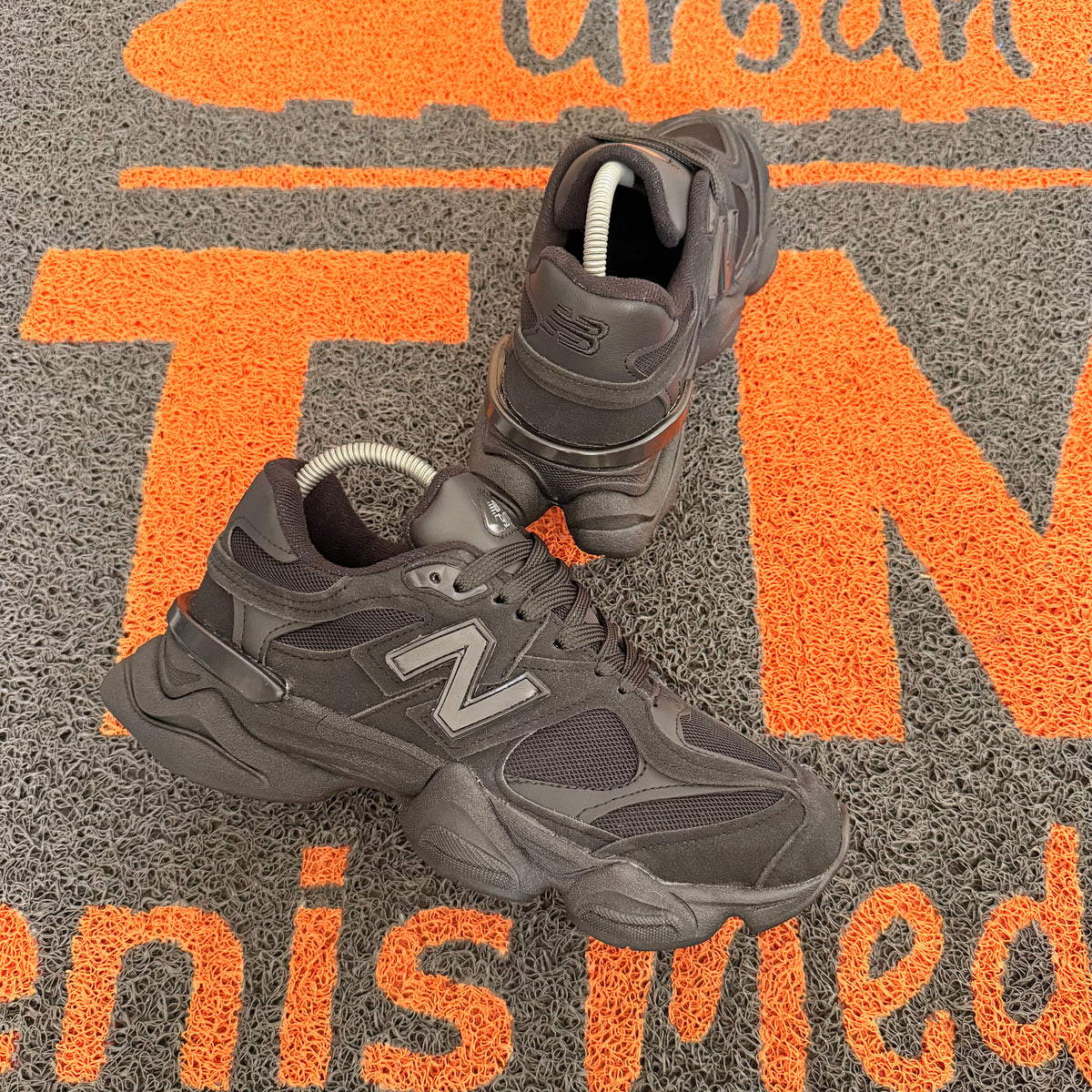 NEW BALANCE 9060 NEGRO TODO