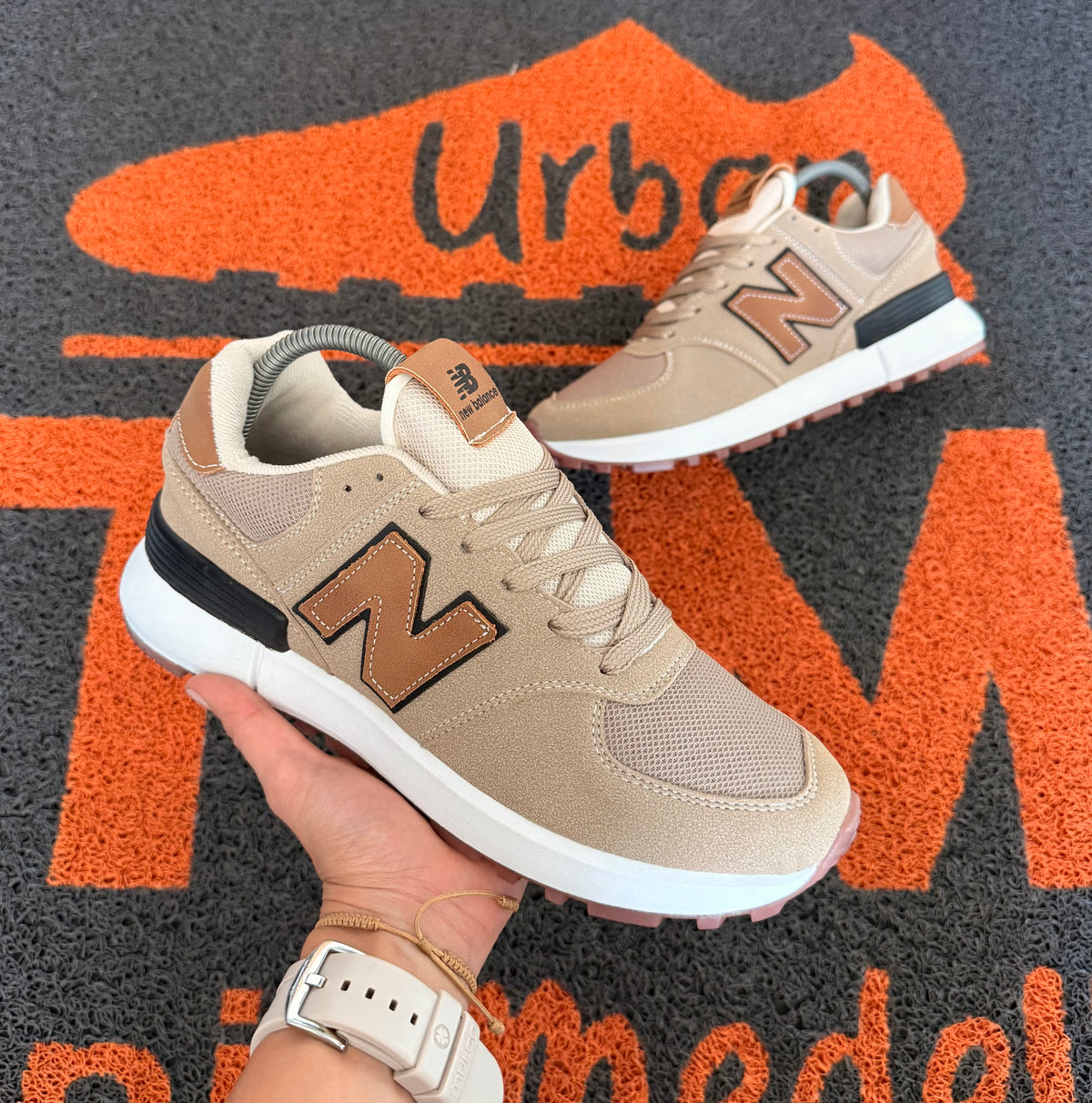 NEW BALANCE CAFE