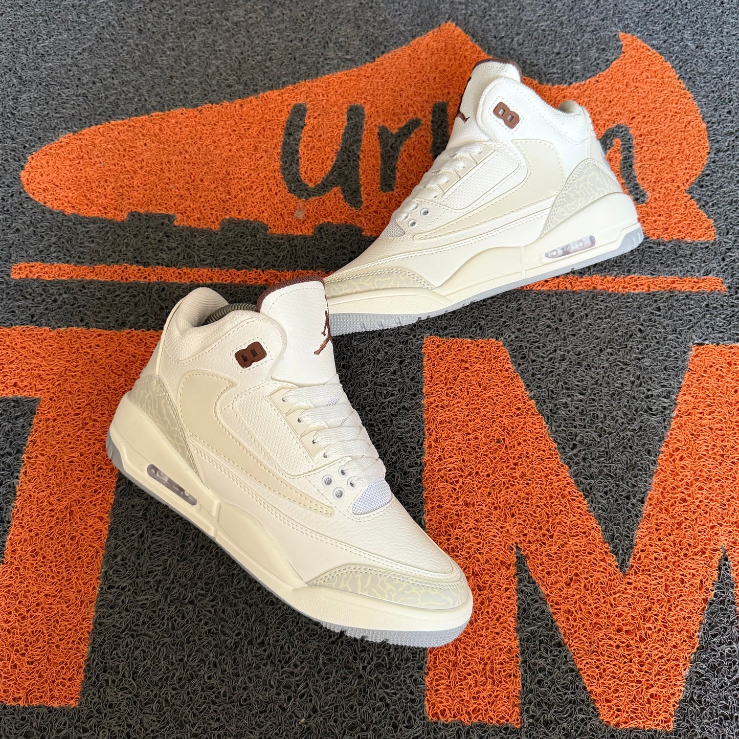 RETRO 3 BLANCO X GRIS