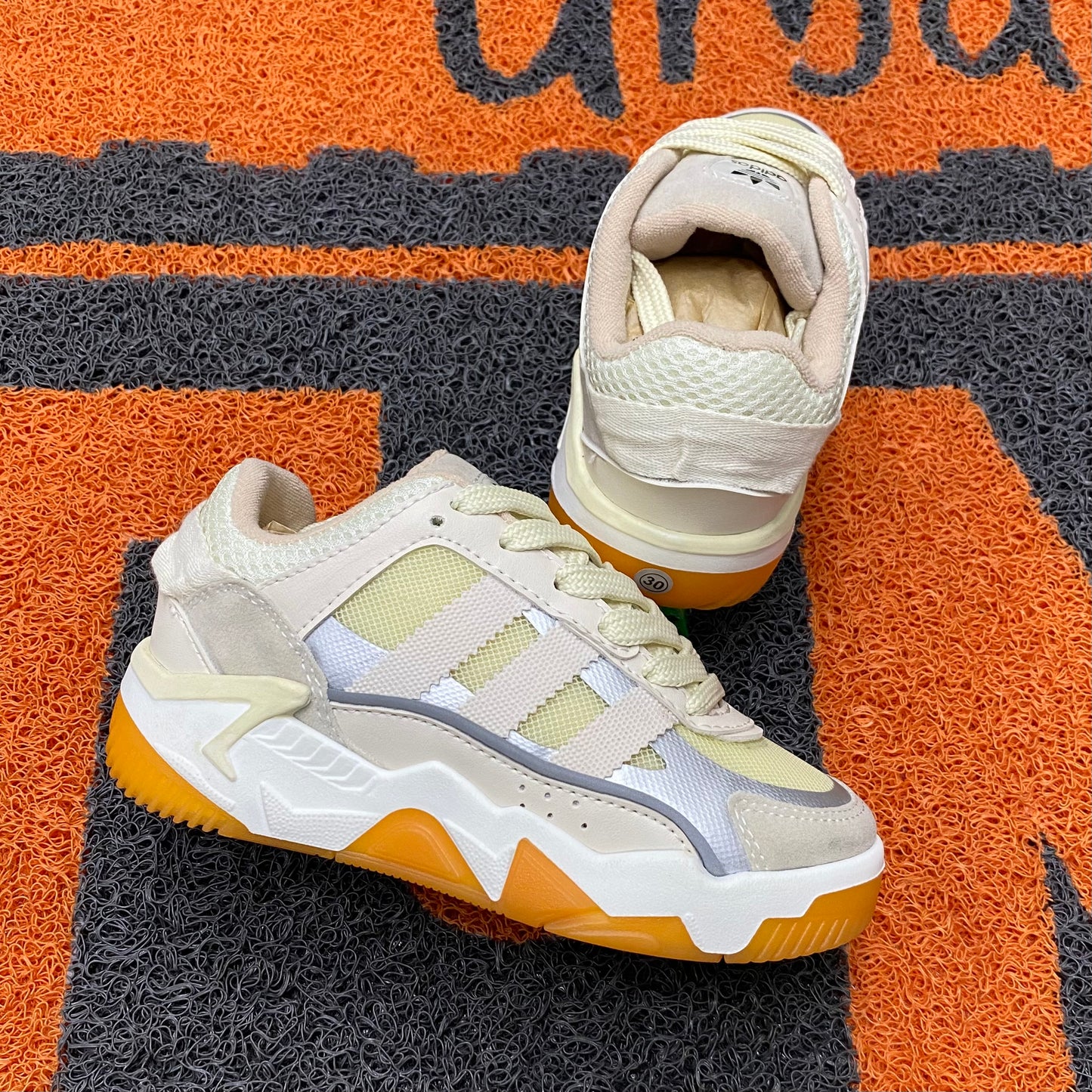 ADIDAS NITEBALL BEIGE NIÑO