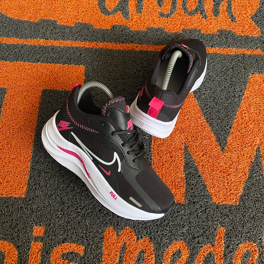 NIKE ZOOM NEGRO FUCSIA + PLANTILLA SEMIORTOPEDICA
