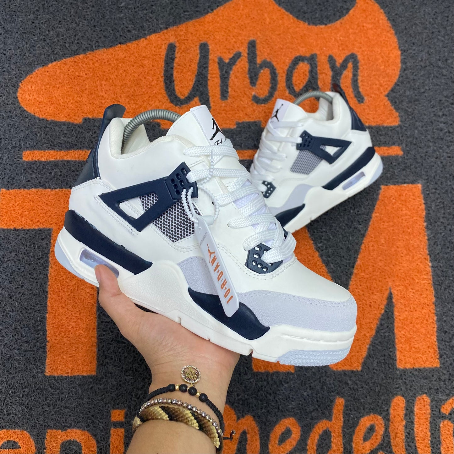 RETRO 4 BLANCA X AZUL