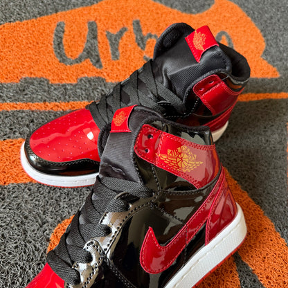 RETRO 1 NEGRO X ROJO