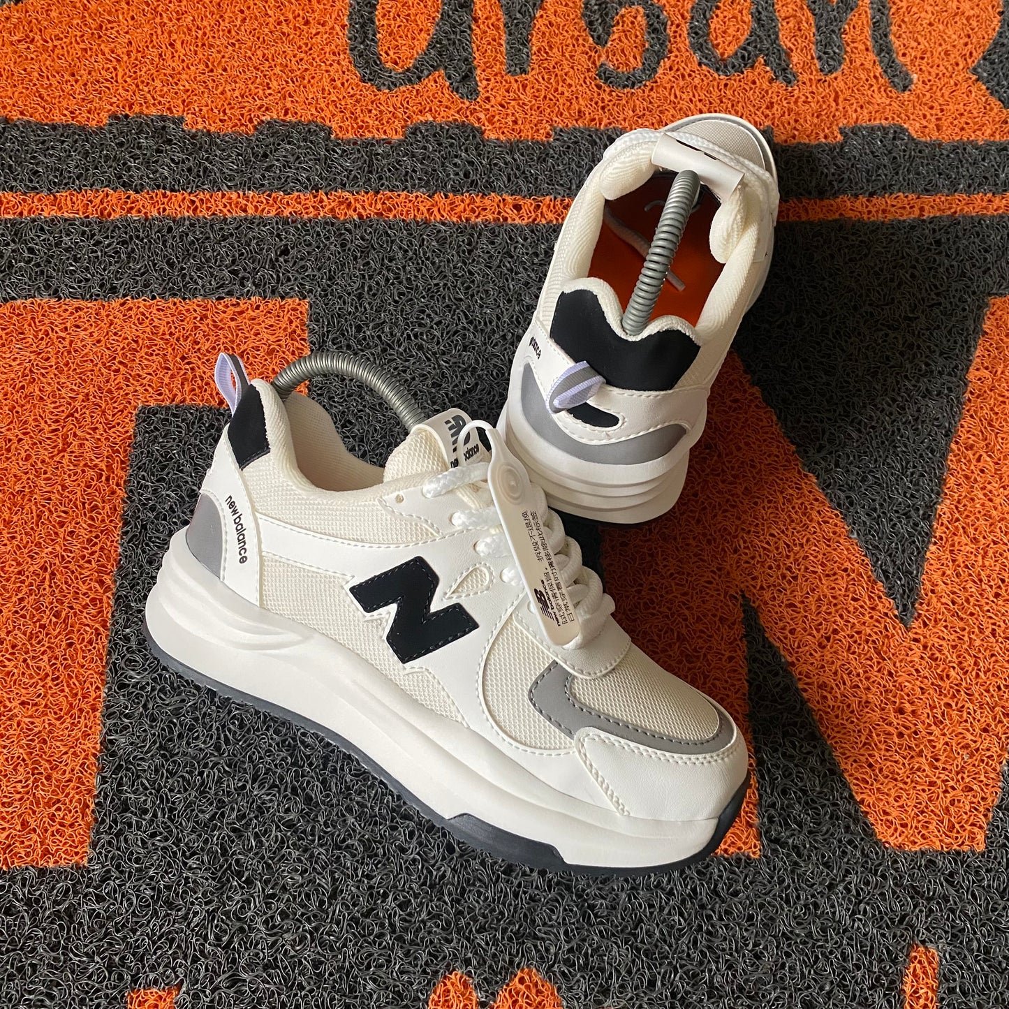 NEW BALANCE MARFIL X NEGRO