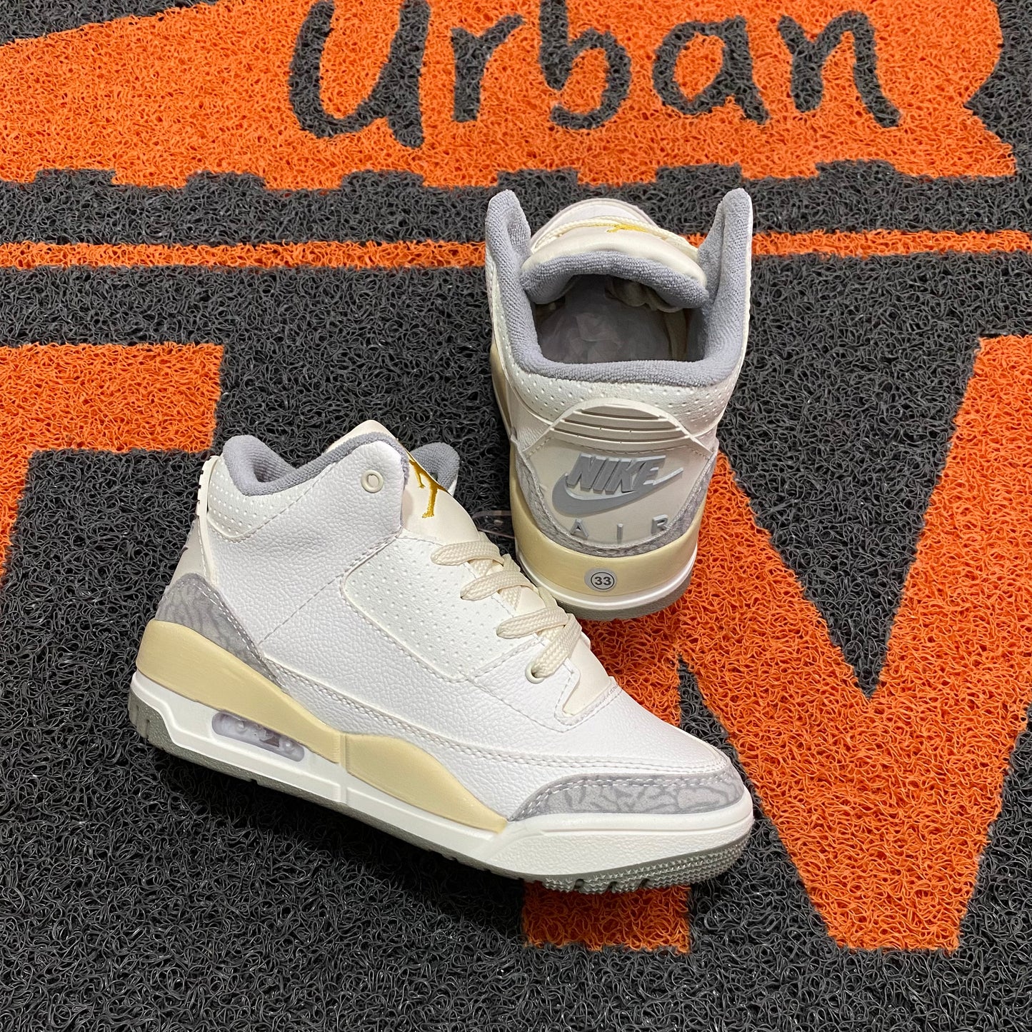 RETRO 3 BEIGE NIÑO