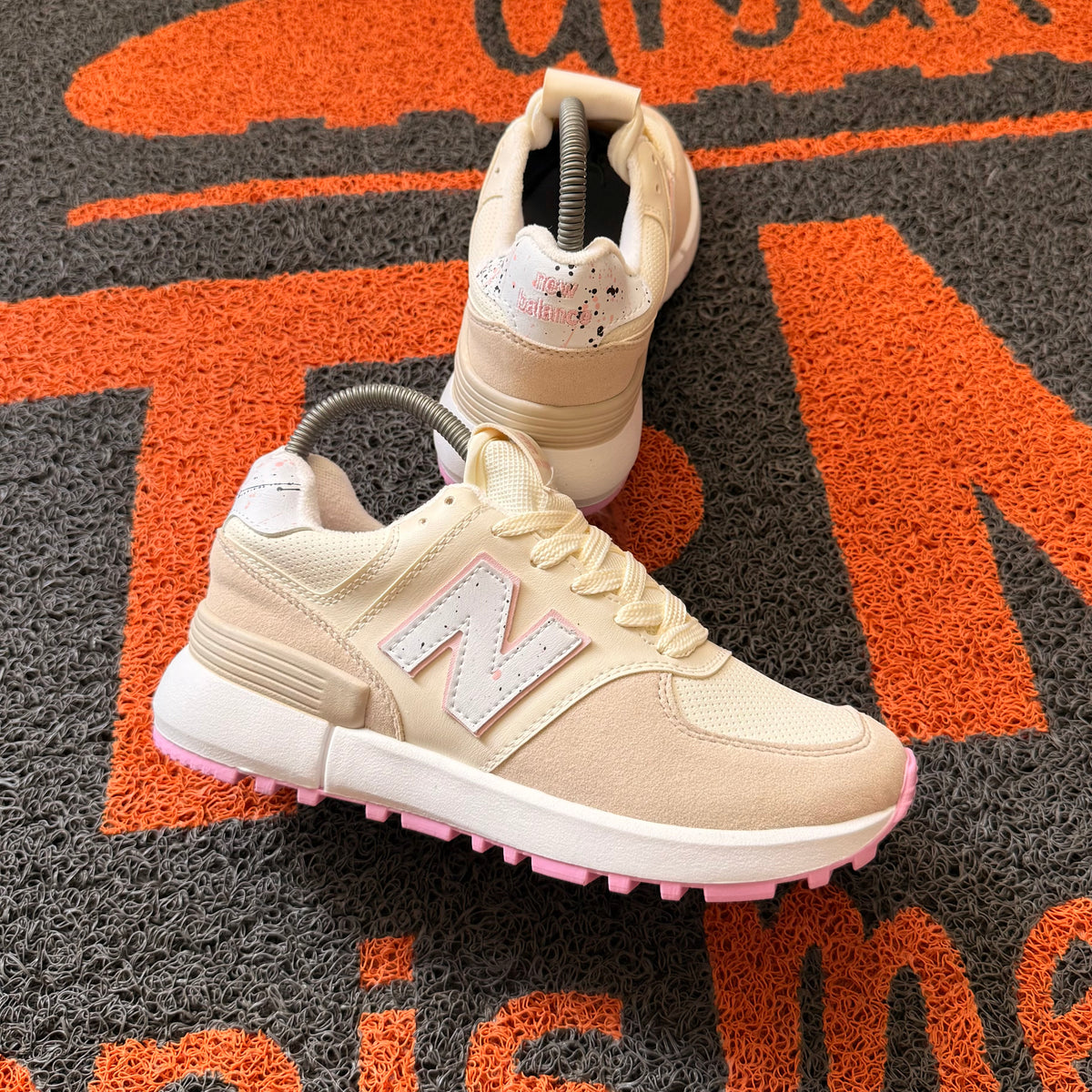 NEW BALANCE BEIGE X ROSA MUJER