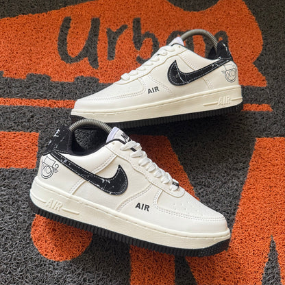 AF1 BLANCO MARFIL X NEGRO GRAFFITI