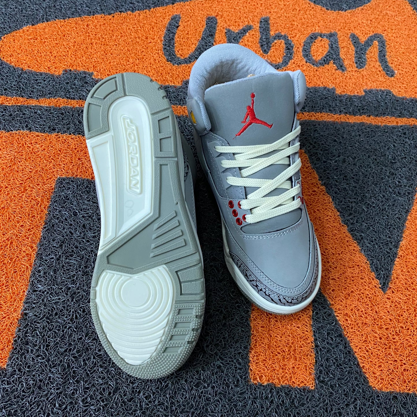 RETRO 3 GRIS