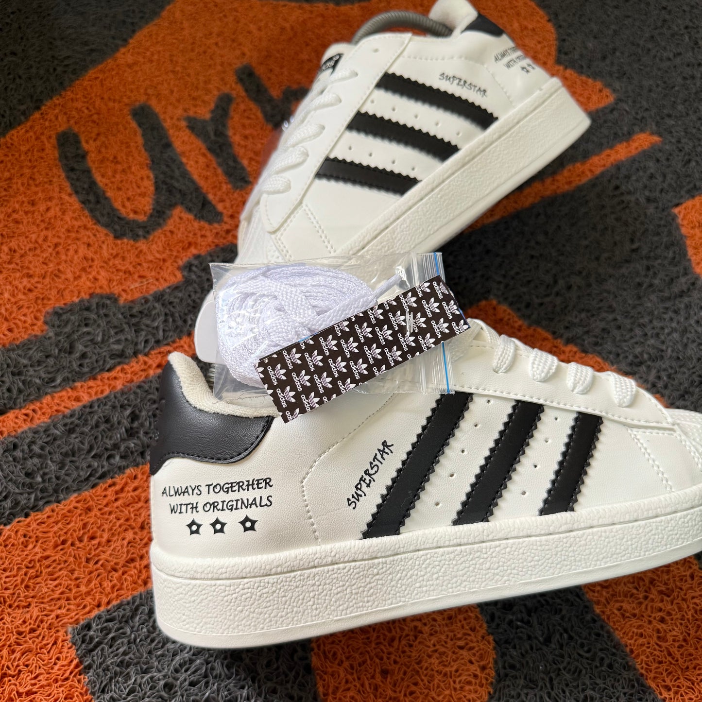 SUPERSTAR BLANCO X NEGRO