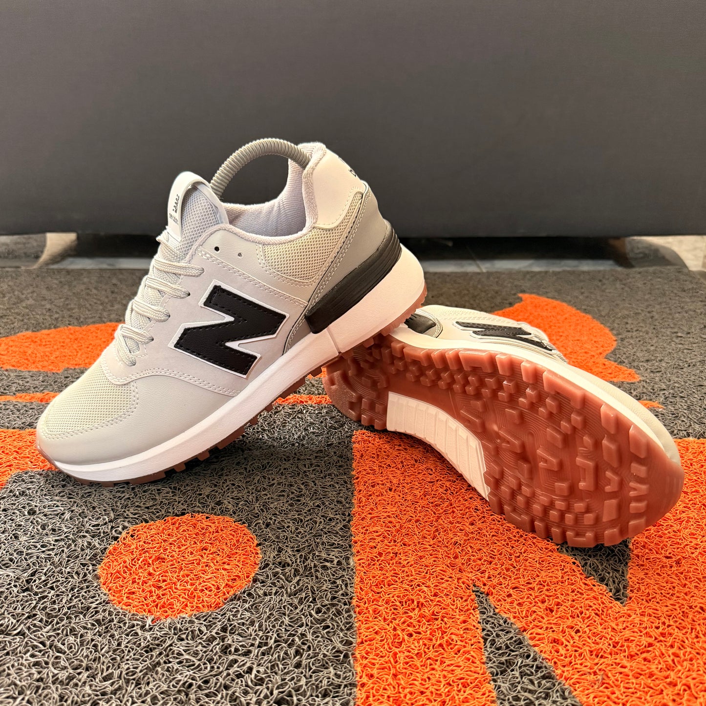 NEW BALANCE GRIS