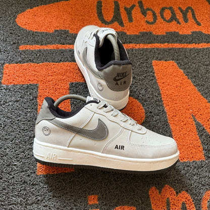 AF1 GRIS GRAFFITI