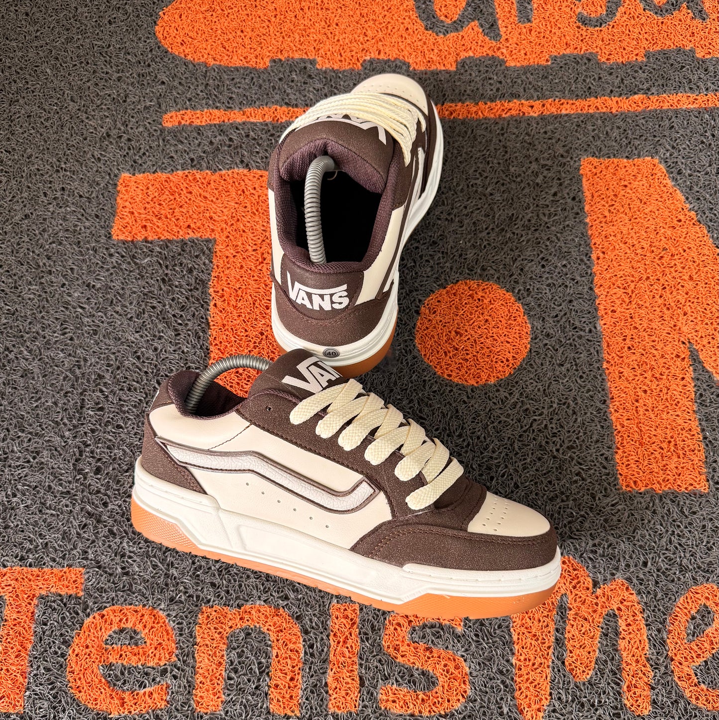 VANS HYLANE CAFE
