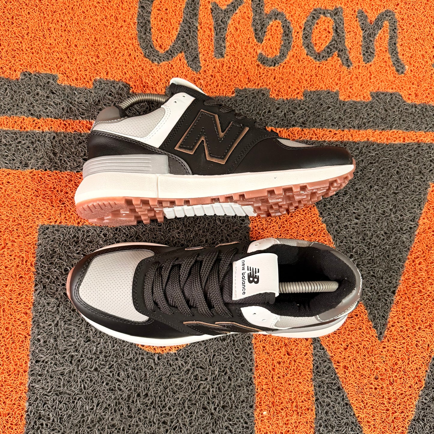 NEW BALANCE NEGRO X GRIS