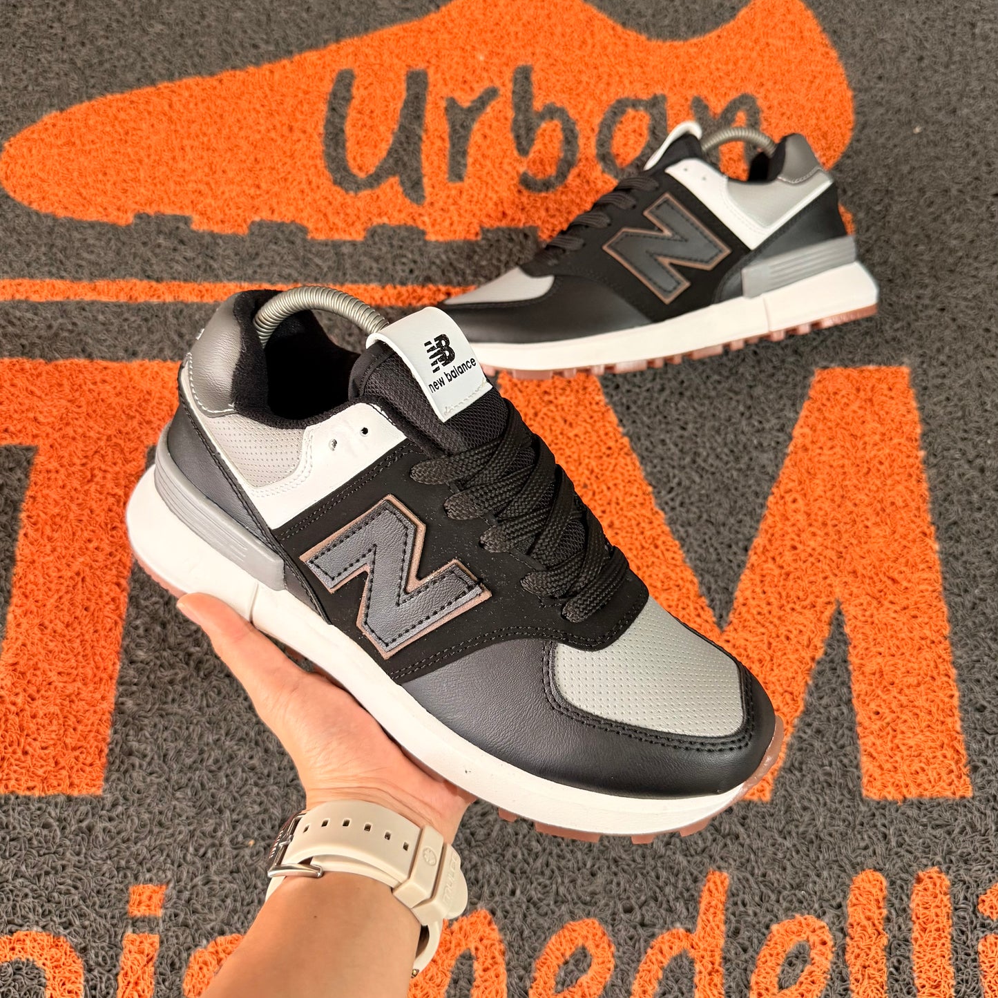 NEW BALANCE NEGRO X GRIS
