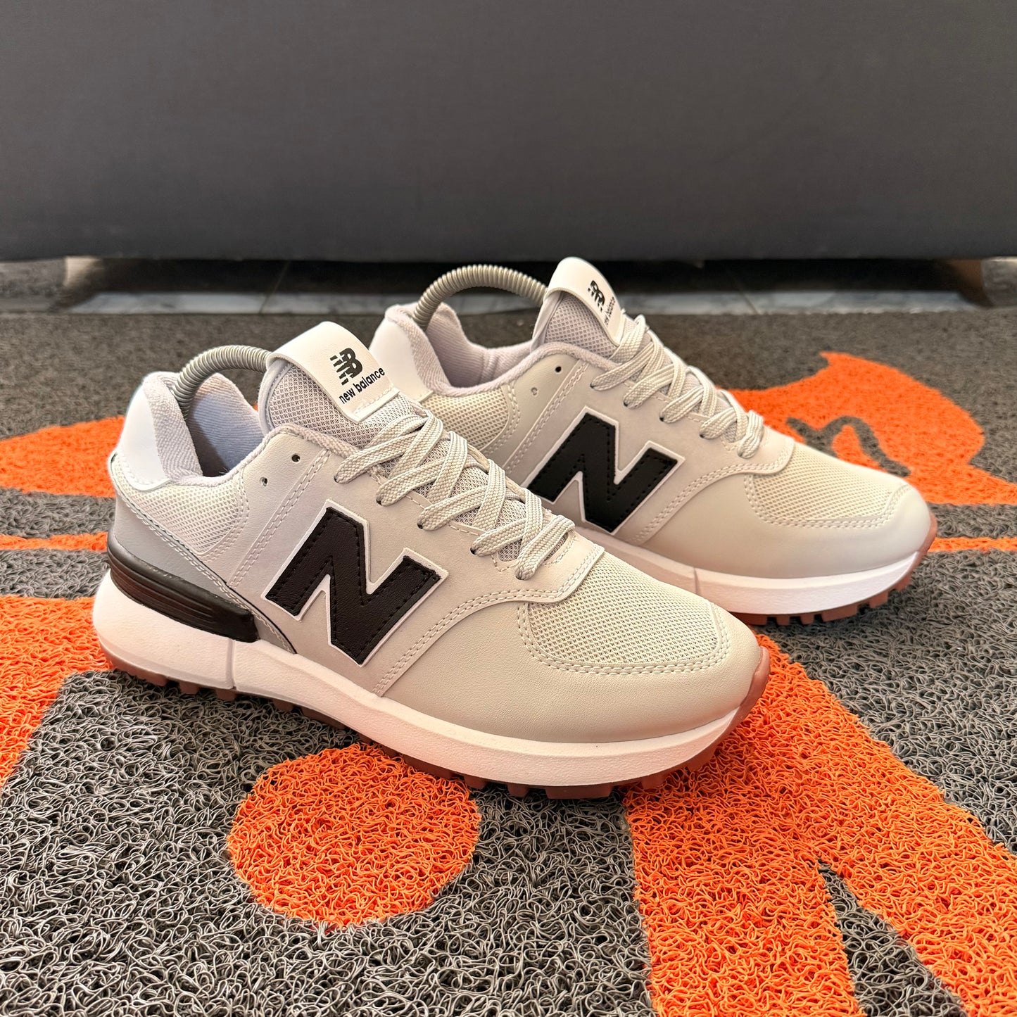 NEW BALANCE GRIS