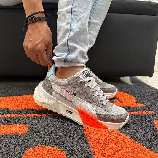 PUMA FUTURE GRIS X NARANJA