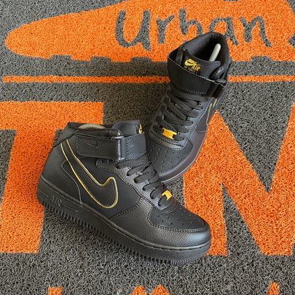 BOTA AF1 NEGRO X DORADO
