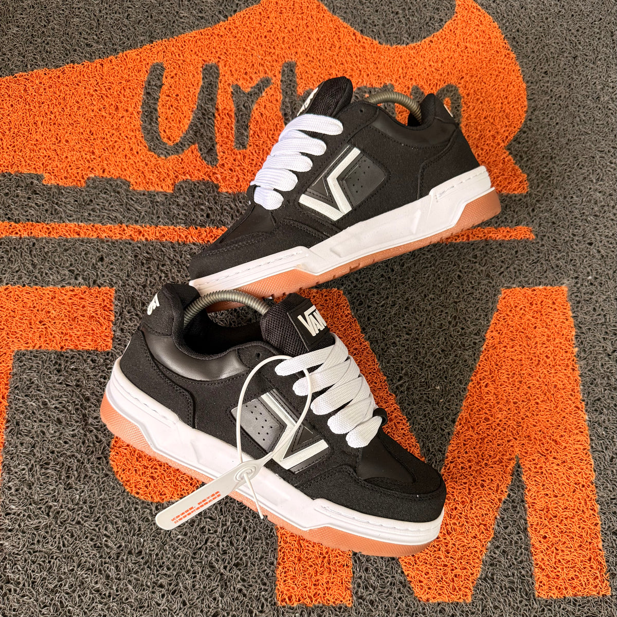 VANS HYLANE NEGRO TODO