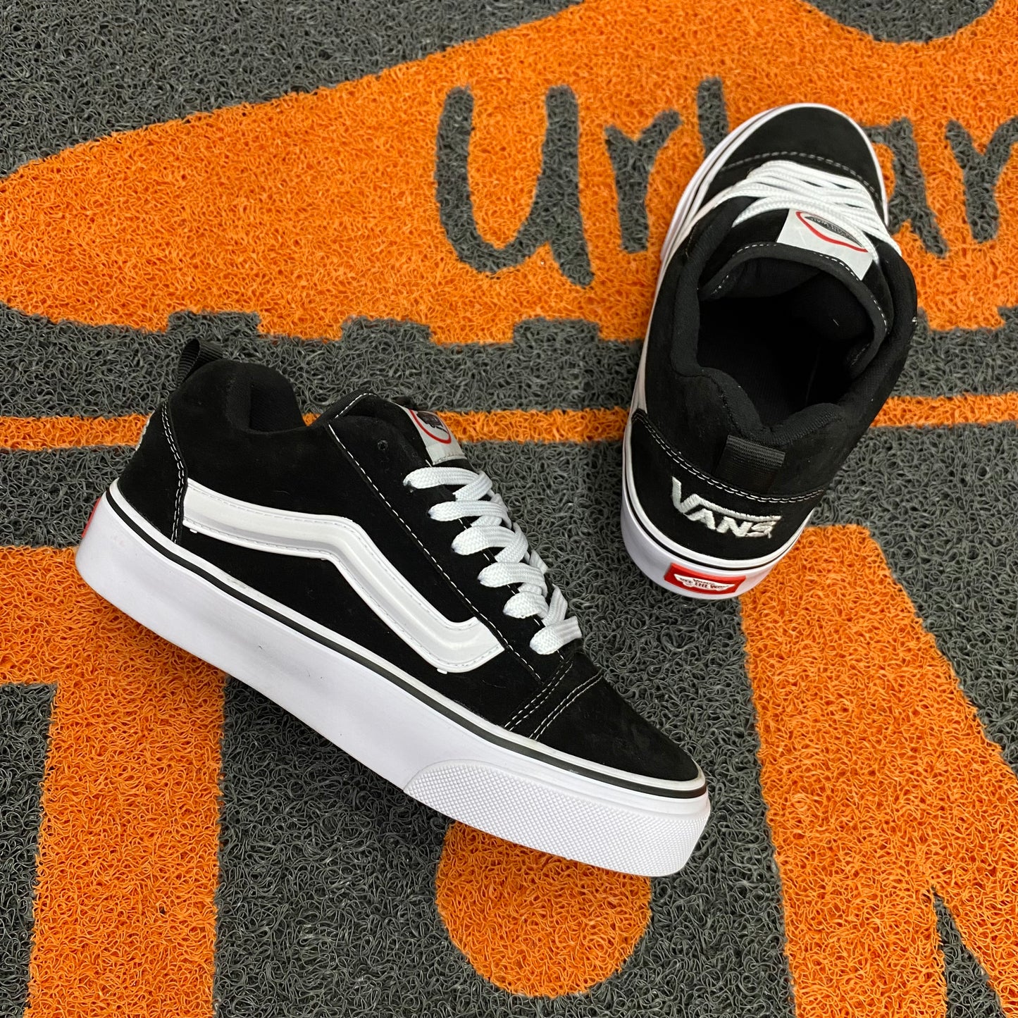 VANS KNU SKOOL