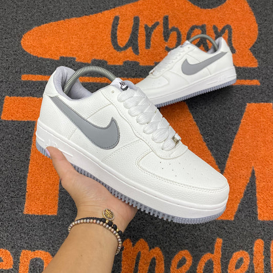 AF1 BLANCO X GRIS