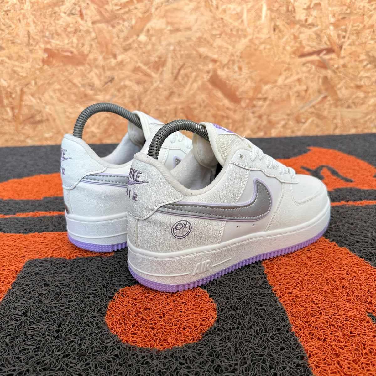 AF1 MARFIL X LILA GRAFFITI
