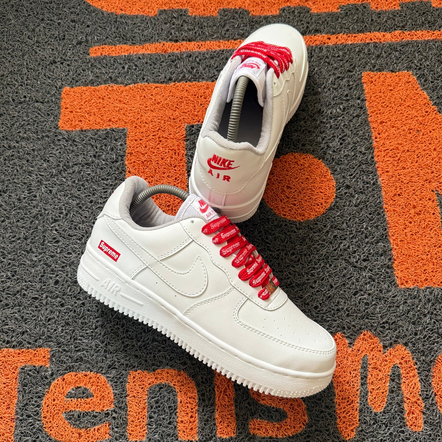 AF1 BLANCO X ROJO SUPREME