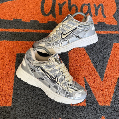 NIKE P-6000 PLATA