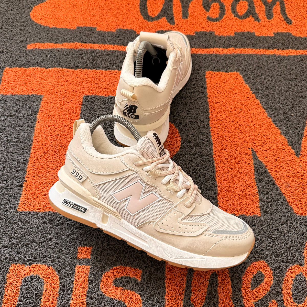 NEW BALANCE 999 BEIGE