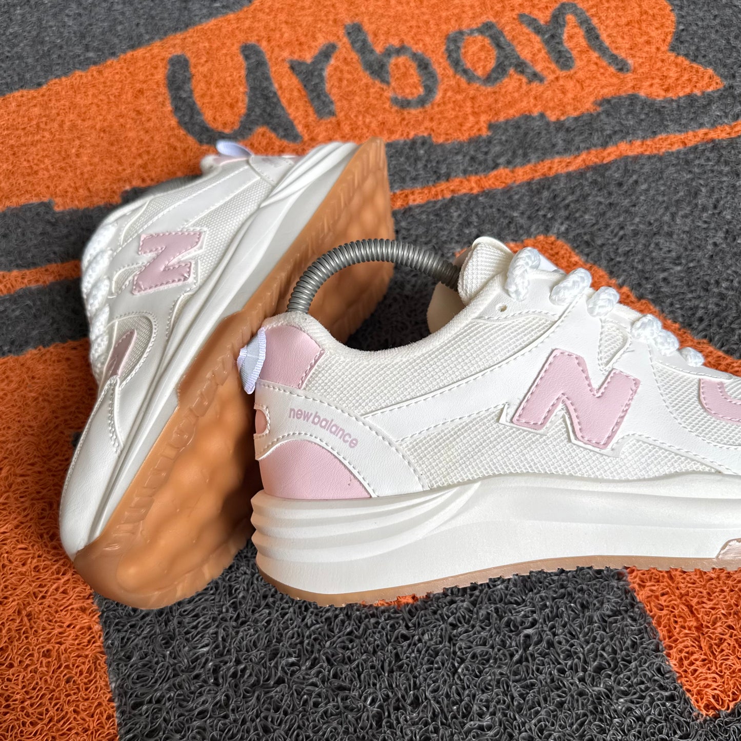 NEW BALANCE MARFIL X ROSADO
