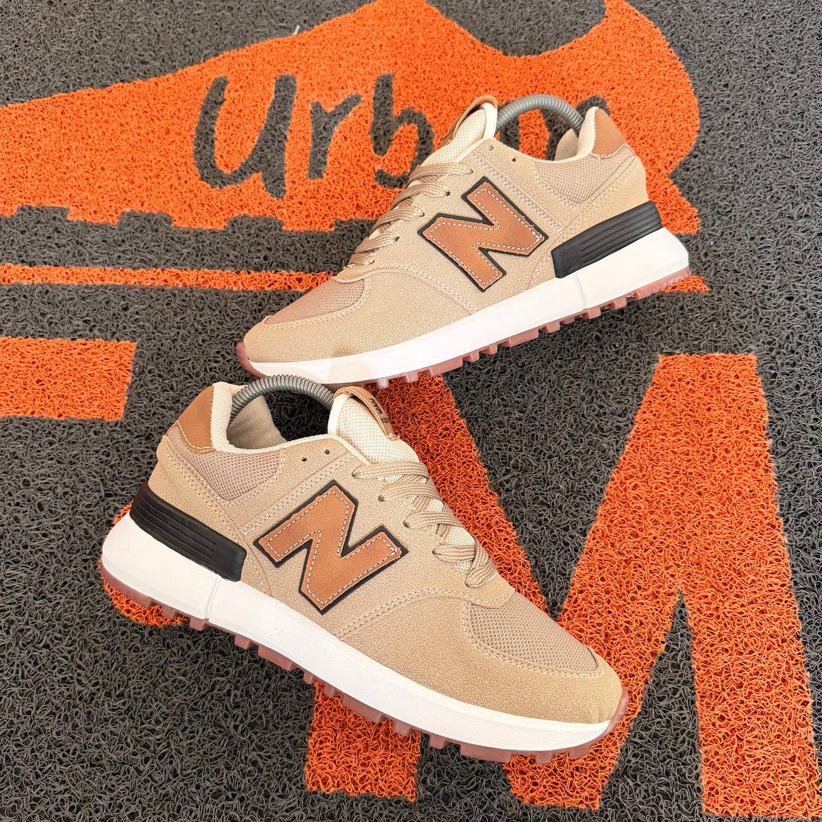 NEW BALANCE CAFE