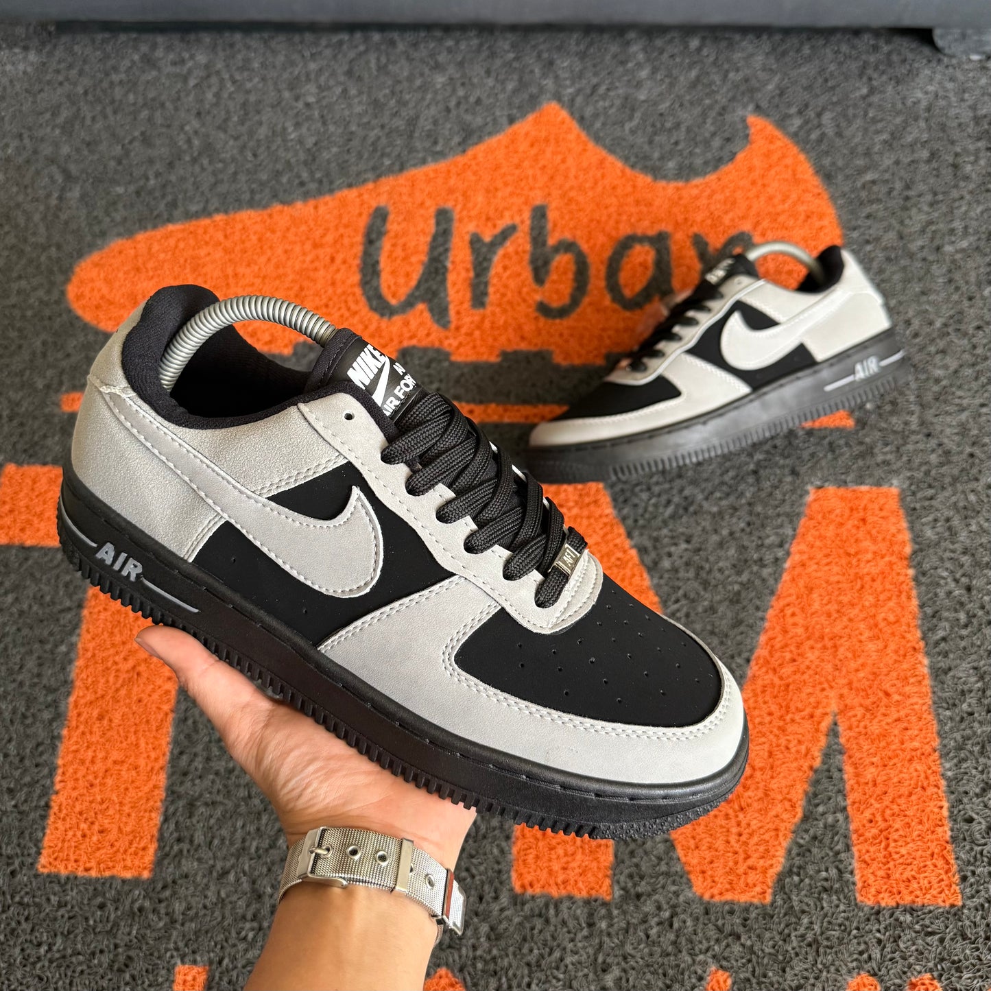 AF1 NEGRO X GRIS