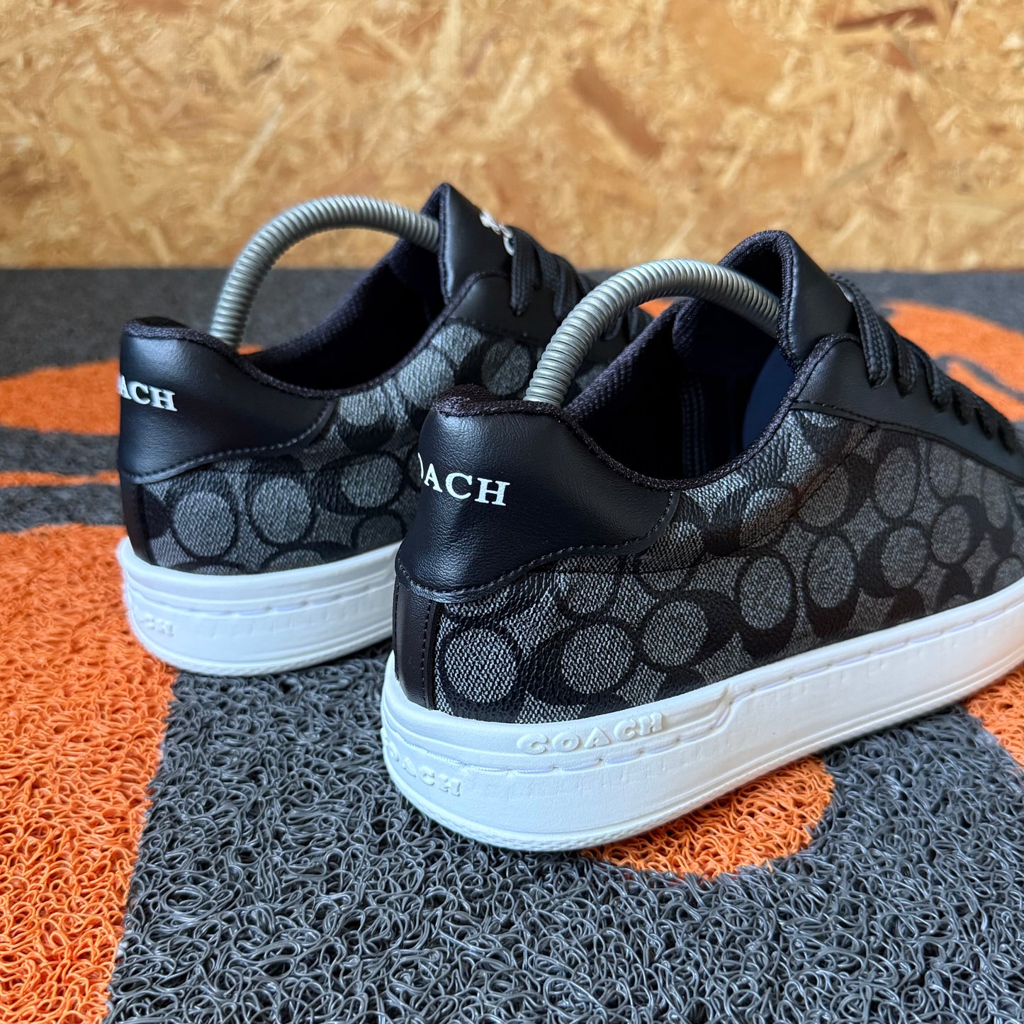 COACH NEGRO ESTAMPADO