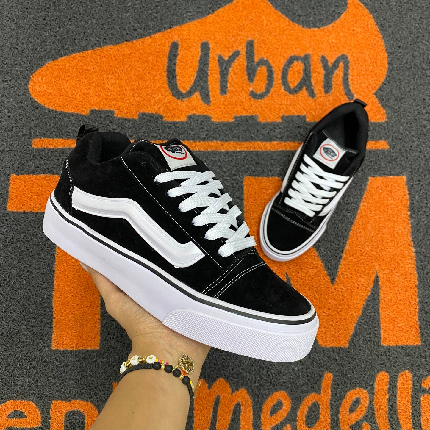 VANS KNU SKOOL