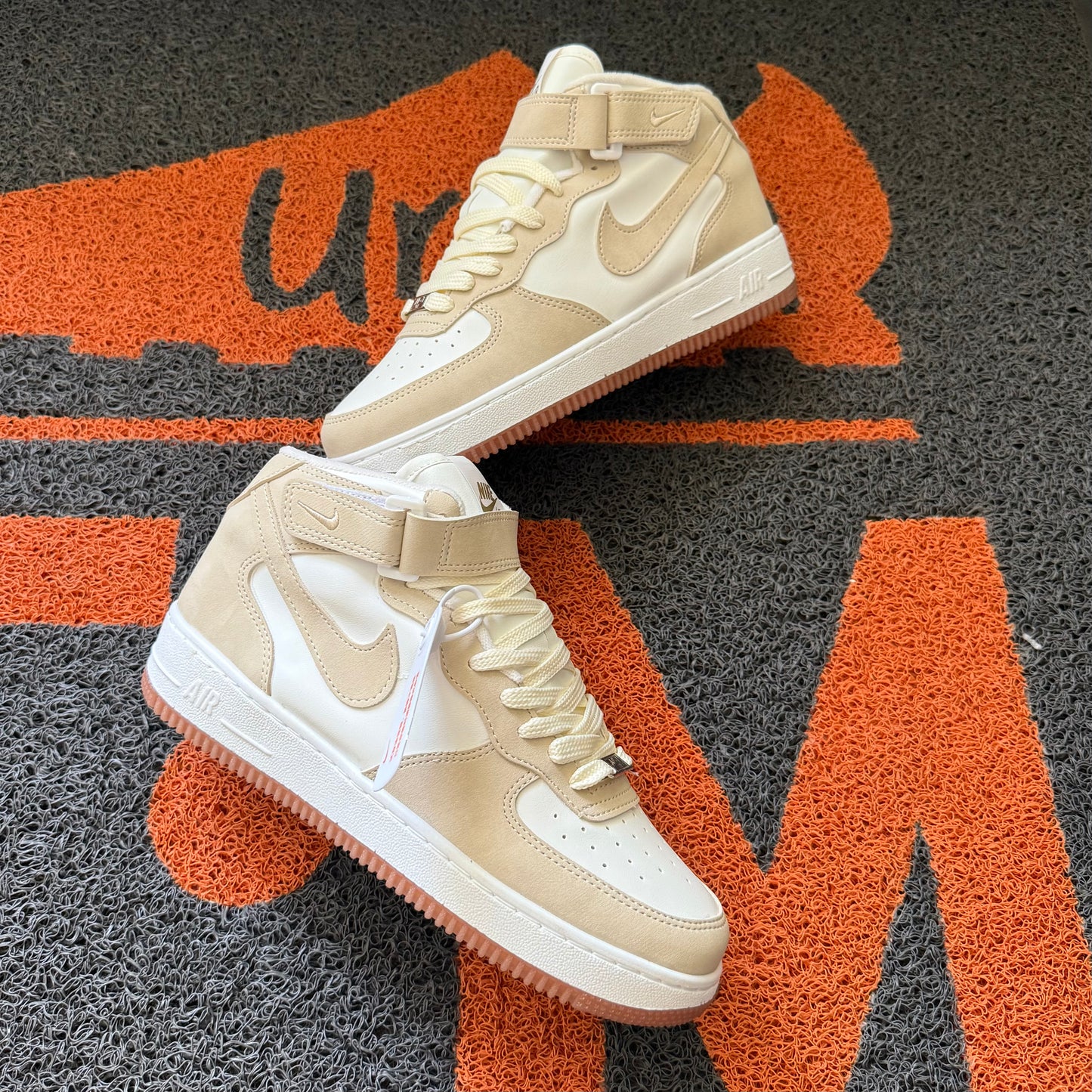 AF1 BOTA BEIGE X BLANCO